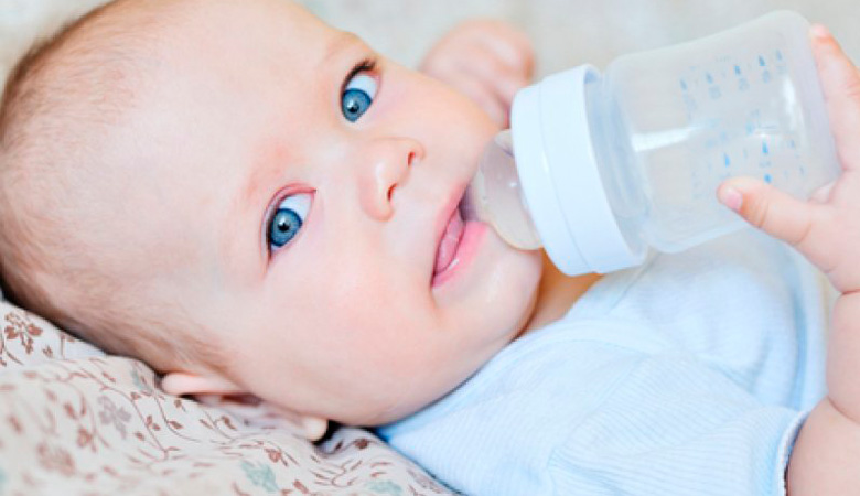 Какая вода полезна младенцам?  